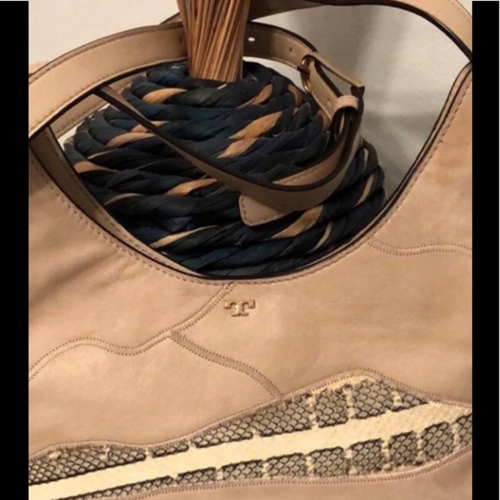Tory Burch Landscape Patchwork Perry Hobo luxurious Hobo Crossbody Hobo like new